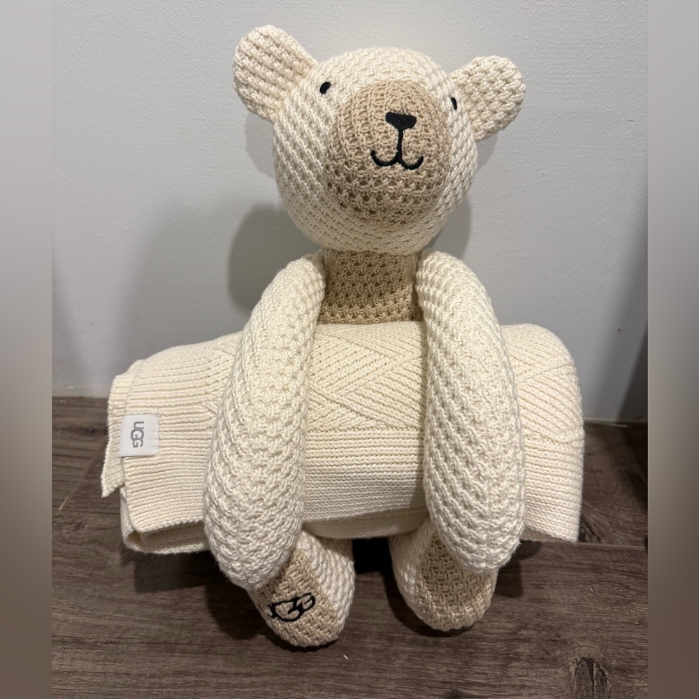 UGG Bear/Blanket 2 Piece Gift Set